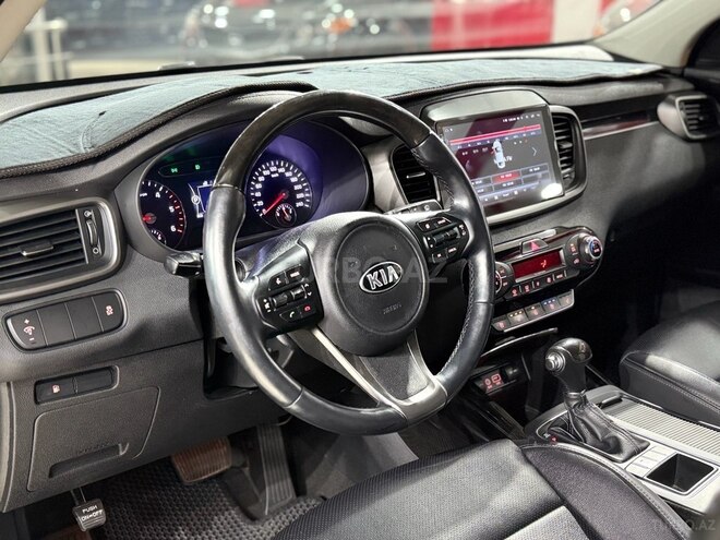 Kia Sorento-13