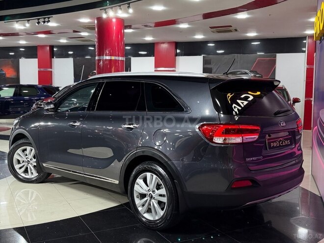 Kia Sorento-11