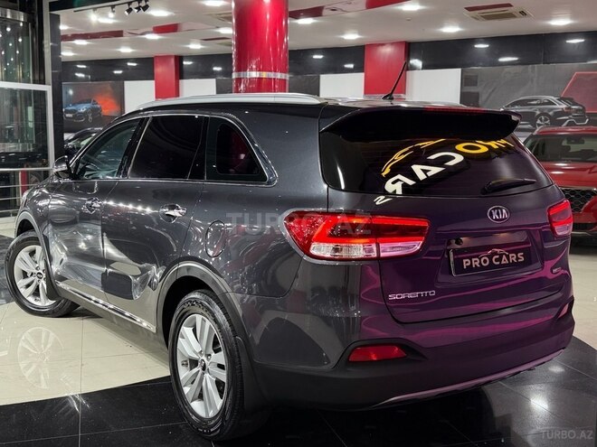 Kia Sorento-8