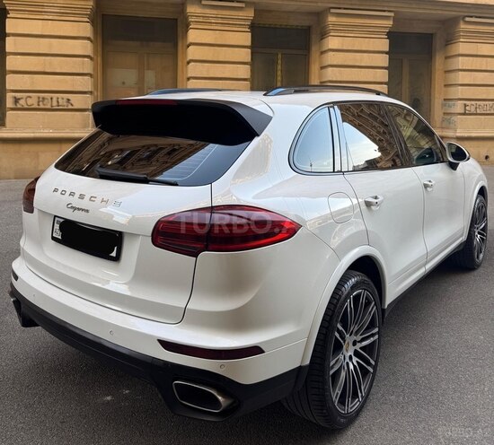 Porsche Cayenne-2