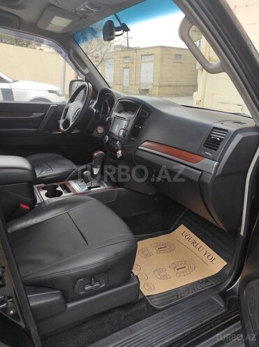 Mitsubishi Pajero 2007, 268,000 km - 3.0 l - Bakı