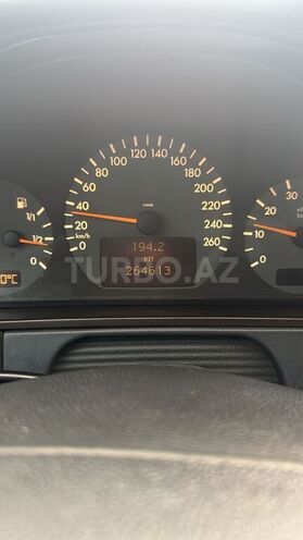 Mercedes E 320 2000, 264,613 km - 3.2 l - Masallı