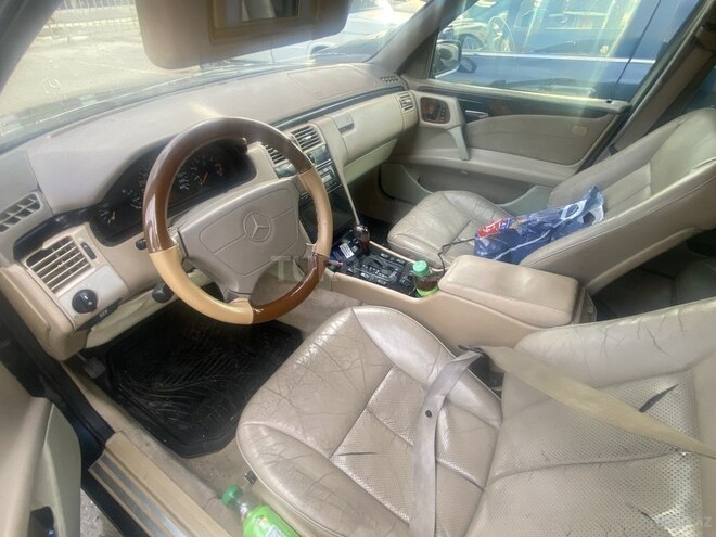 Mercedes E 320 1998, 305,800 km - 3.2 l - Bakı