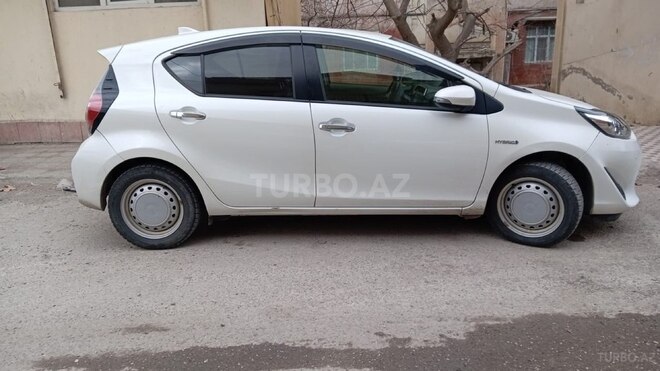 Toyota Aqua 2019, 160,000 km - 1.6 л - Bakı
