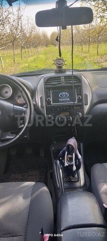 Toyota RAV4 2003, 300,000 km - 2.0 l - Qusar