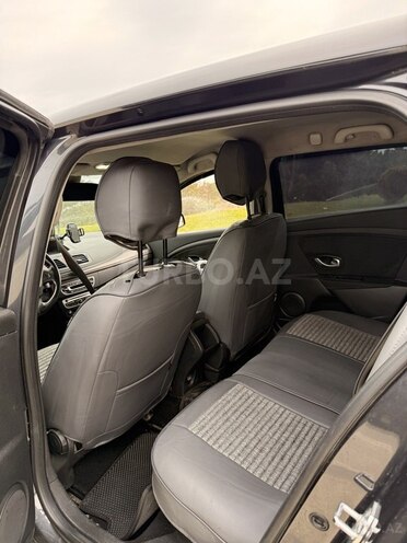Renault Megane-10