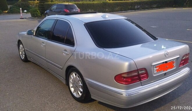 Mercedes E 240 2000, 338,000 km - 2.6 l - Bakı