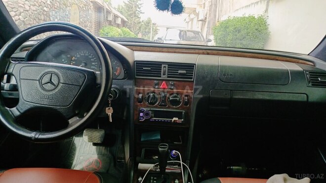 Mercedes C 250 1997, 225,000 km - 2.5 l - Bakı