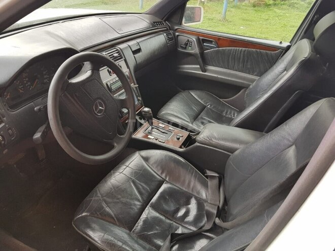 Mercedes E 220 d 1995, 500,000 km - 2.2 l - Astara