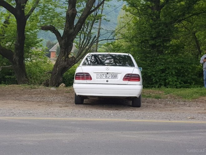 Mercedes E 220 d 1995, 500,000 km - 2.2 l - Astara