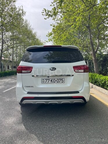 Kia Carnival 2015, 300,000 km - 2.2 l - Bakı