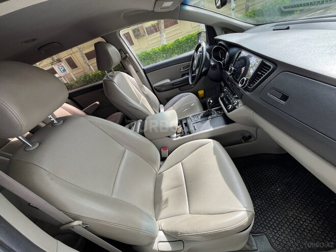Kia Carnival 2015, 300,000 km - 2.2 l - Bakı