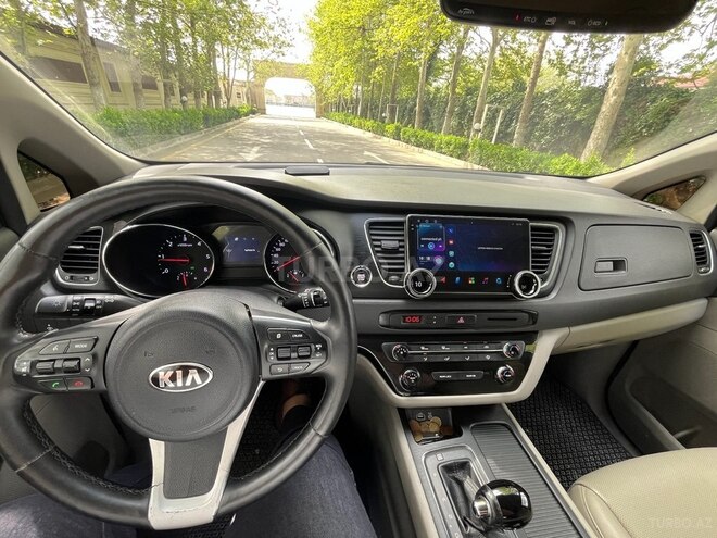 Kia Carnival 2015, 300,000 km - 2.2 l - Bakı