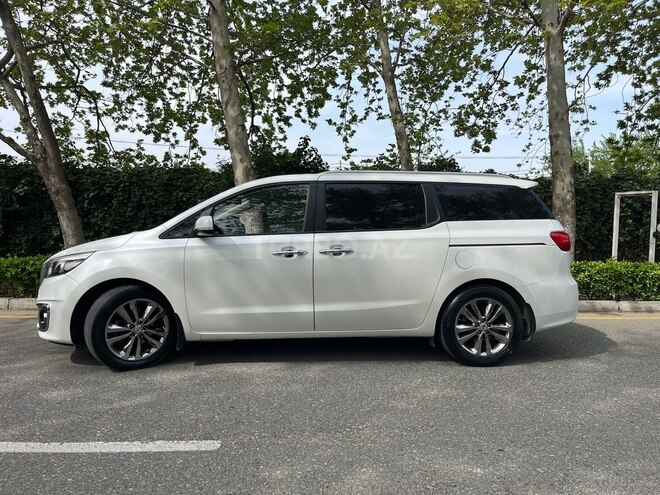 Kia Carnival 2015, 300,000 km - 2.2 l - Bakı