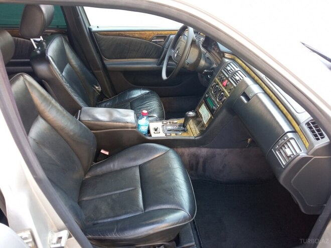 Mercedes E 230 1996, 310,000 km - 2.3 l - Bakı