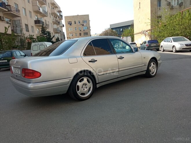 Mercedes E 230 1996, 310,000 km - 2.3 l - Bakı