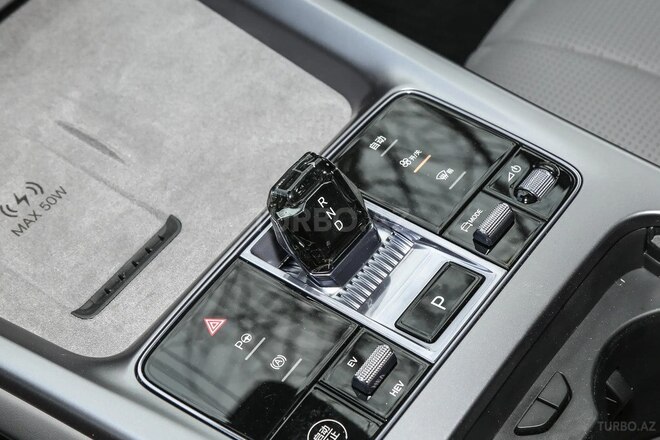 BYD Seal 07-8
