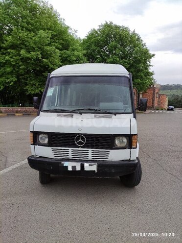 Mercedes 208 D 1991, 320,456 km - 2.5 l - Tovuz