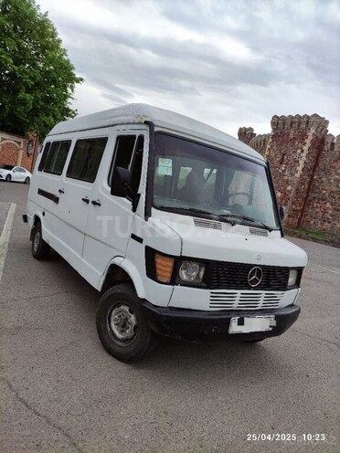 Mercedes 208 D 1991, 320,456 km - 2.5 l - Tovuz