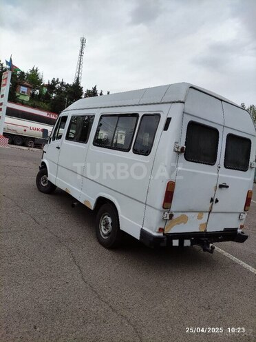 Mercedes 208 D 1991, 320,456 km - 2.5 l - Tovuz