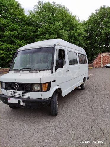 Mercedes 208 D 1991, 320,456 km - 2.5 l - Tovuz