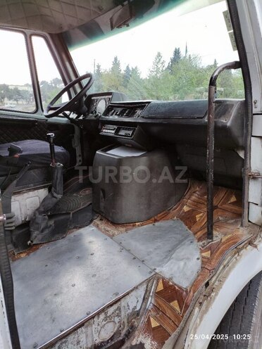 Mercedes 208 D 1991, 320,456 km - 2.5 l - Tovuz