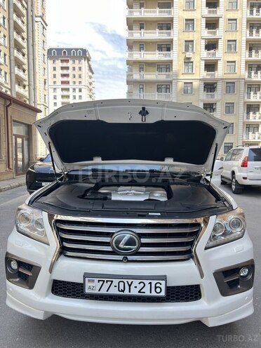 Lexus LX 570 2014, 130,000 km - 5.7 l - Bakı
