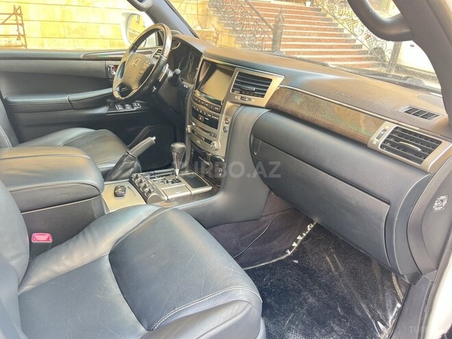 Lexus LX 570 2014, 130,000 km - 5.7 l - Bakı