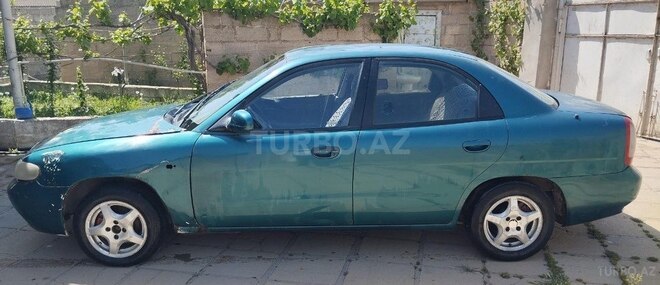 Daewoo Nubira 1998, 100,000 km - 2.0 l - Salyan