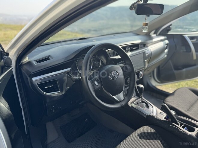 Toyota Corolla 2014, 190,000 km - 1.6 l - Bakı
