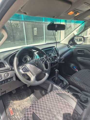 Mitsubishi L200 2022, 72,000 km - 2.4 l - Bakı