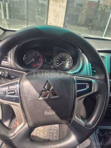 Mitsubishi L200 2022, 72,000 km - 2.4 l - Bakı
