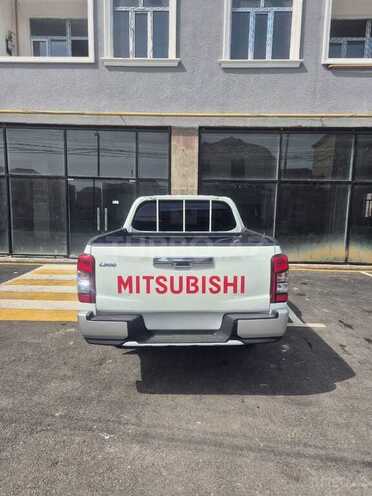 Mitsubishi L200 2022, 72,000 km - 2.4 l - Bakı