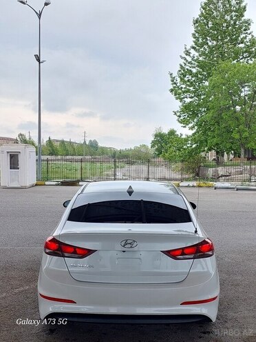 Hyundai Elantra 2018, 148,864 km - 2.0 l - Yevlax