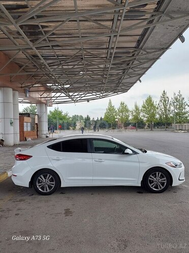 Hyundai Elantra 2018, 148,864 km - 2.0 l - Yevlax