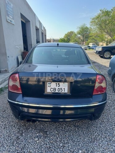 Volkswagen Passat 2004, 300,512 km - 1.8 л - Sumqayıt