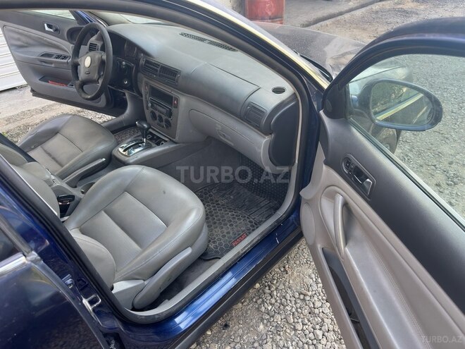 Volkswagen Passat 2004, 300,512 km - 1.8 л - Sumqayıt