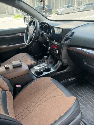 Kia Sorento-7
