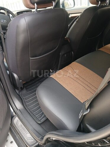 Kia Sorento-12