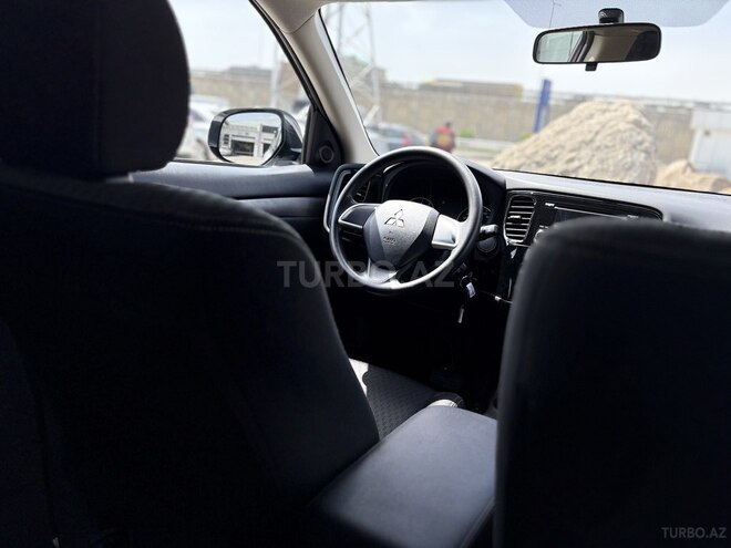 Mitsubishi Outlander 2015, 71,803 km - 2.4 л - Bakı