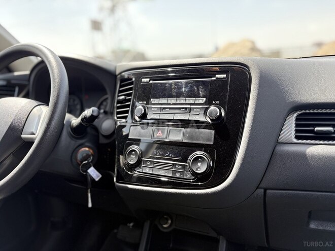Mitsubishi Outlander 2015, 71,803 km - 2.4 л - Bakı