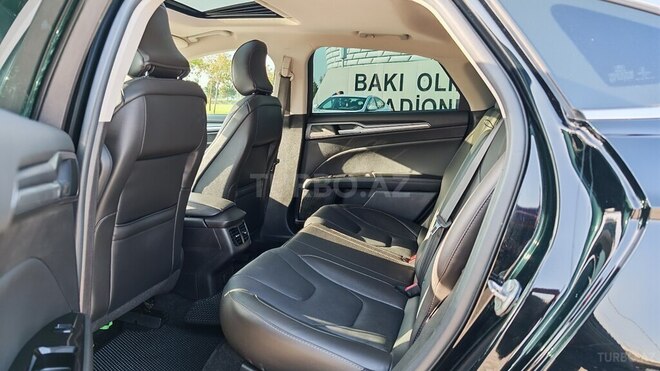 Ford Fusion (North America) 2015, 106,500 km - 2.0 л - Bakı