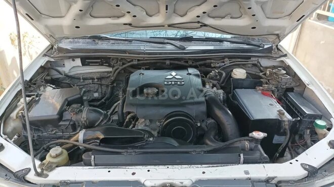 Mitsubishi L200 2007, 261,000 km - 2.5 l - Bakı