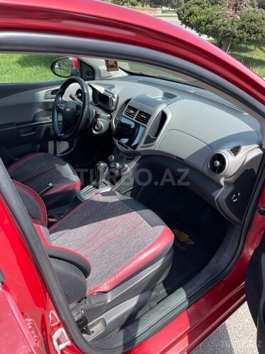 Chevrolet Aveo-12