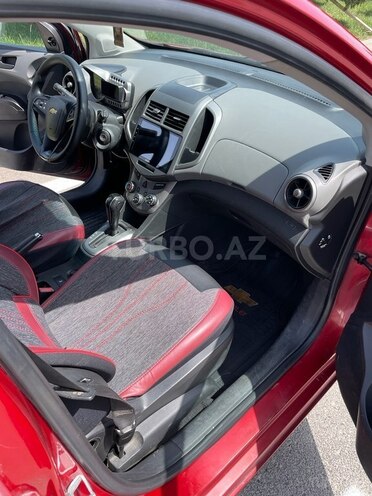 Chevrolet Aveo-10