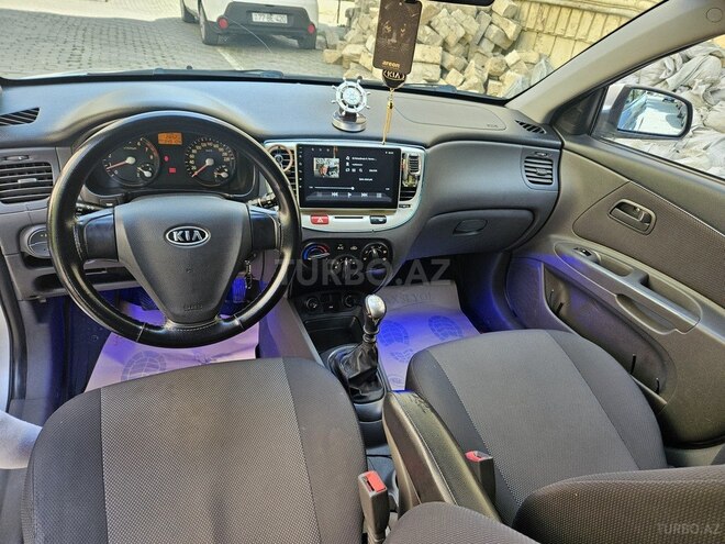 Kia Rio 2006, 237,000 km - 1.4 l - Biləsuvar