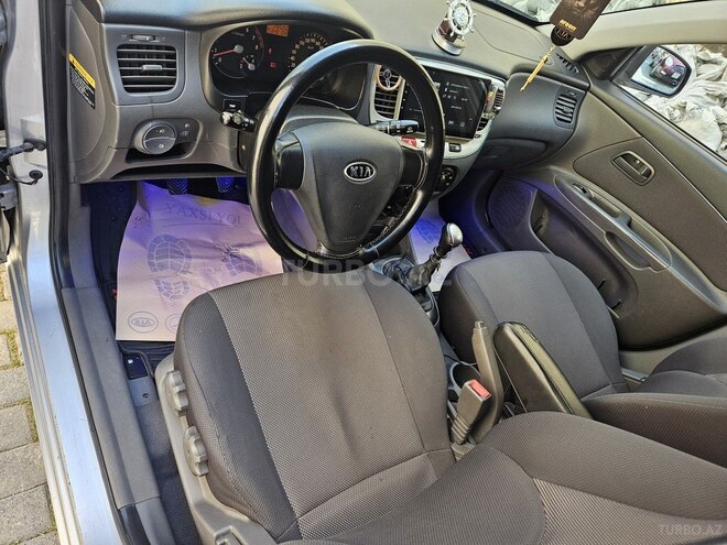 Kia Rio 2006, 237,000 km - 1.4 l - Biləsuvar