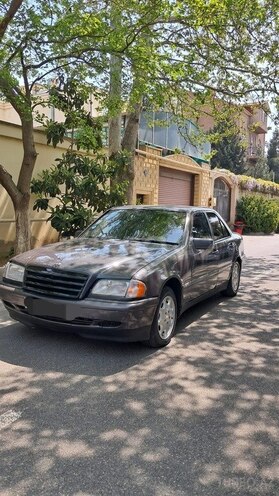 Mercedes C 220 d 1994, 123,456 km - 2.2 l - Bakı