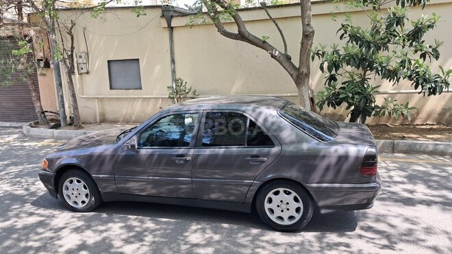 Mercedes C 220 d 1994, 123,456 km - 2.2 l - Bakı