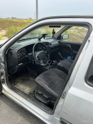 Volkswagen Vento 1992, 300,000 km - 1.8 l - Bakı